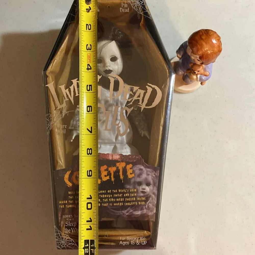 Living Dead Dolls Series 34 Coalette